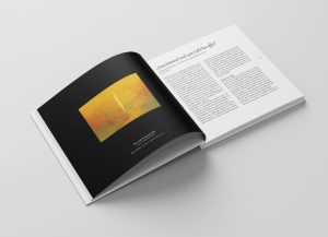 Das Buch Musik für die Augen von Shahid Alam wird auf der ersten Seite geöffnet. Schön mit kalligrafischen Zeichnungen.